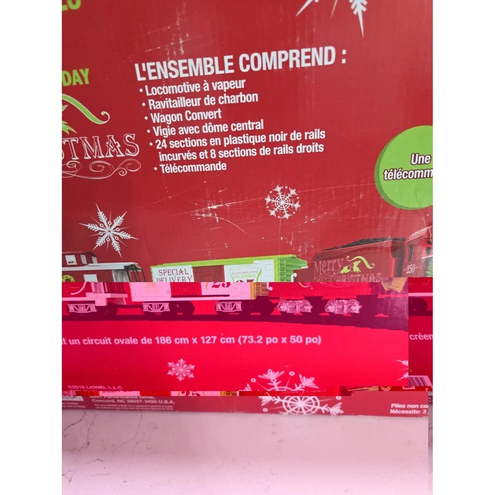 Lionel 7-11915 Home For The Holiday Ready-to-Play set